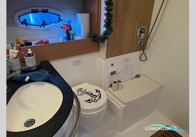 Bavaria 37 HT Motorbåd 2009, med Volvo Penta 5,7 Gxi „Benzin“ motor, Tyskland