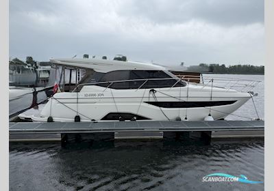 Bavaria R40 Coupe Motorbåd 2018, med Volvo Penta  motor, Holland