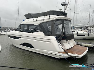 Bavaria R40 Fly Motorbåd 2023, med Volvo Penta motor, England