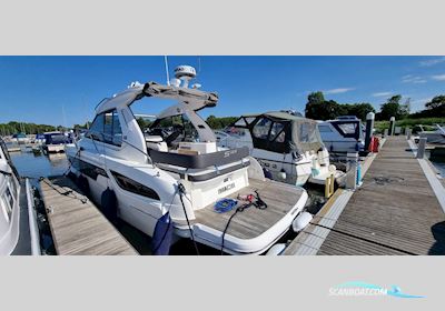 Bavaria S33 HT Motorbåd 2021, med Volvo motor, England