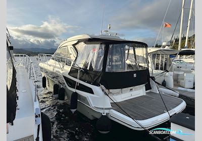 Bavaria S36 Coupe Motorbåd 2016, med Volvo Penta motor, England