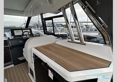 Bavaria SR35 Motorbåd 2026, med Volvo Penta motor, England