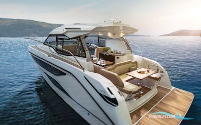 Bavaria SR38HT Messe Motorbåd 2023, med Volvo Penta D4-300 motor, Danmark