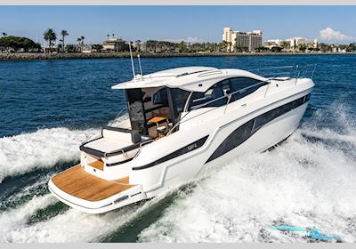 Bavaria SR41 Coupe Motorbåd 2025, med Volvo Penta motor, England