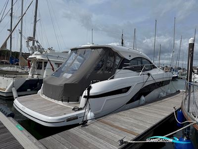 Bavaria SR41 Motorbåd 2023, med Volvo Penta motor, England