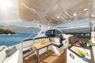 Bavaria SR41HT Motorbåd 2022, med Volvo Penta D6 Diesel motor, Holland