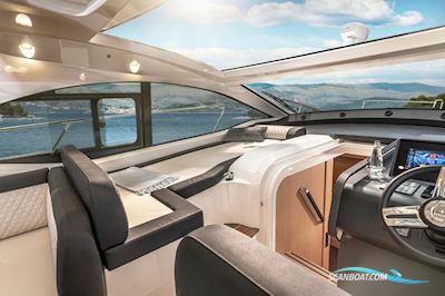 Bavaria SR41HT Motorbåd 2022, med Volvo Penta D6 Diesel motor, Holland