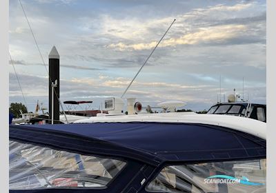 Bavaria Sport 35 Motorbåd 2007, med Volvo Penta is Een Zweeds Merk Dat Wereldwijd Bekendstaat om Betrouwbare en Krachtige Scheepsmotoren en Aandrijfsystemen. Ze Leveren Zowel Diesel- al motor, Holland