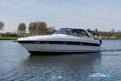 Bavaria Sport 35 Motorbåd 2007, med Volvo Penta is Een Zweeds Merk Dat Wereldwijd Bekendstaat om Betrouwbare en Krachtige Scheepsmotoren en Aandrijfsystemen. Ze Leveren Zowel Diesel- al motor, Holland