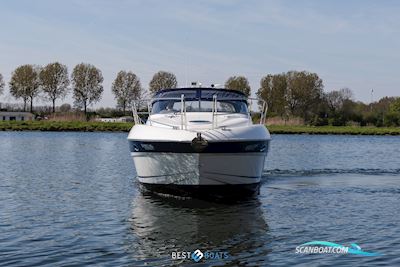 Bavaria Sport 35 Motorbåd 2007, med Volvo Penta is Een Zweeds Merk Dat Wereldwijd Bekendstaat om Betrouwbare en Krachtige Scheepsmotoren en Aandrijfsystemen. Ze Leveren Zowel Diesel- al motor, Holland