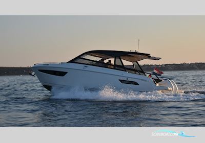 Bavaria Vida 33 - 2X 300 PS Motorbåd 2022, med Mercury Verado V8 Joystick motor, Slovakiet