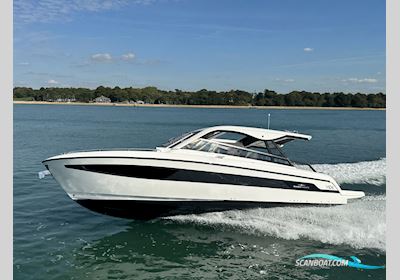 Bavaria Vida 33 Motorbåd 2026, med Suzuki motor, England