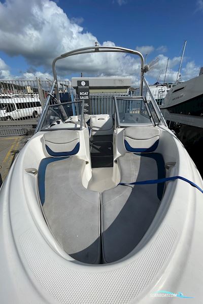 Bayliner 175 Bowrider Motorbåd 2004, med MerCruiser motor, England
