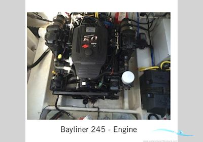 Bayliner 245 Motorbåd 2006, med MerCruiser motor, England