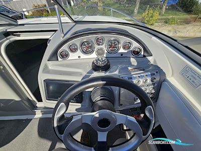 Bayliner 652 Cuddy Motorbåd 2011, med Mercruiser motor, England