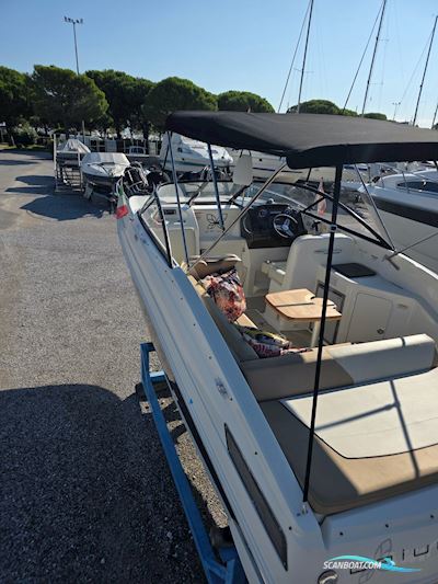 Bayliner 742CU Motorbåd 2017, med Mercruiser motor, Italien
