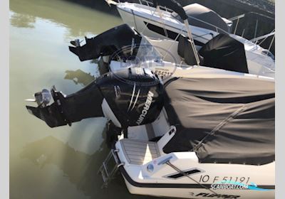 Bella-Veneet OY Flipper 670DC Motorbåd 2014, med Mercury motor, Frankrig
