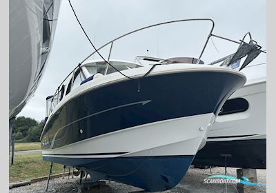 Beneteau Antares 8 Motorbåd 2009, med Nanni motor, England