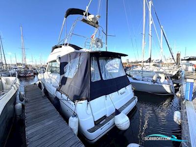 Beneteau Antares 9.80 Motorbåd 2005, med Nanni 4.390 motor, England