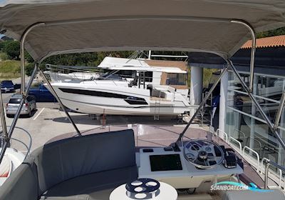 Beneteau Swift Trawler 30 Flybridge