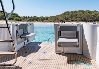 Beneteau Swift Trawler 30 Flybridge