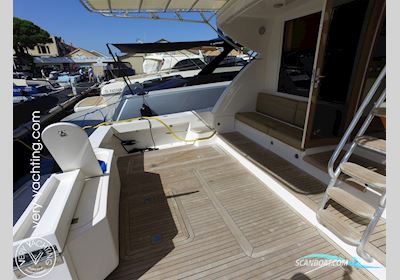 Bertram Yacht 540 Convertible Motorbåd 2010, med Caterpillar C32 motor, Frankrig