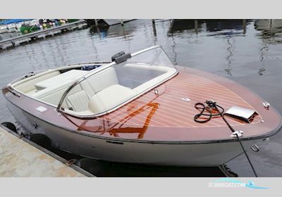 Boesch 590 Motorbåd 1986, med Crusader motor, Holland