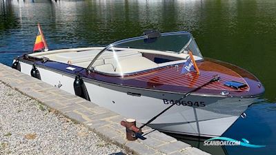 Boesch 590 Motorbåd 1986, med Crusader motor, Holland