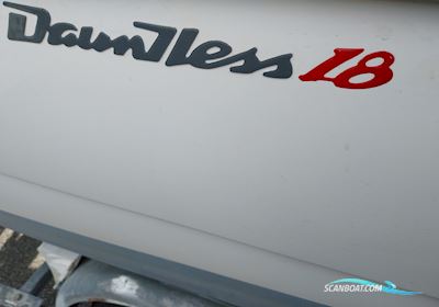 Boston Whaler 18 Dauntless Mit Yamaha F130 PS Und Trailer Motorbåd 2000, med Yamaha F130 Aetx motor, Tyskland
