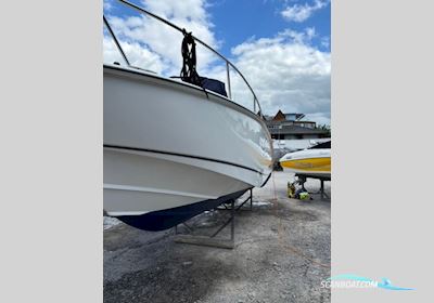 Boston Whaler 240 Outrage Motorbåd 2006, med Yamaha motor, England