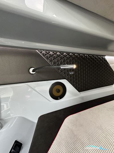 Brabus 300 Shadow - Multistorage Motorbåd 2023, med Mercury motor, Tyskland