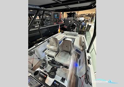 Brabus 300 Shadow Motorbåd 2023, med Mercury motor, Tyskland