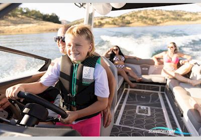 CENTURION FE 25 Motorbåd 2025, med PCM L96 V8 6ltr motor, England