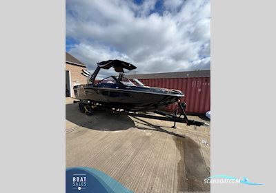 CENTURION Ri245 Motorbåd 0, med PCM ZZ6 motor, England