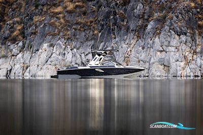 CENTURION Ri265 Motorbåd 2025, med PCM ZZ6 6.2ltr motor, England