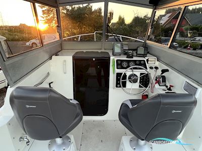 Celebrity 2500 Fish Hawk Motorbåd 1995, med Mercruiser motor, Holland