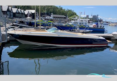 Chris-Craft Corsair 32 Motorbåd 2015, med Mercruiser motor, Sverige