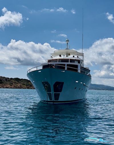 Cinna LA Spezia L23 Motorbåd 1978, med Iveco Marine C13 Ent M50 530CV motor, Spanien