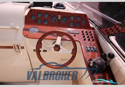 Colombo Virage 34 Motorbåd 2000, med Volvo Penta Kad 44 motor, Italien