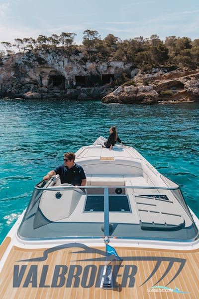 Comitti Wooden Boats VENEZIA 31 classic teak Motorbåd 2023, med Mercruiser 4.5  L V6 Bravo 3 joystick motor, Italien