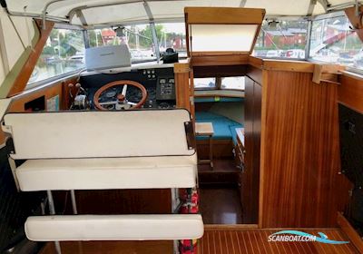 Coronet 27 Seafarer Motorbåd 1974, med 2 x Volvo Penta 250A motor, Sverige