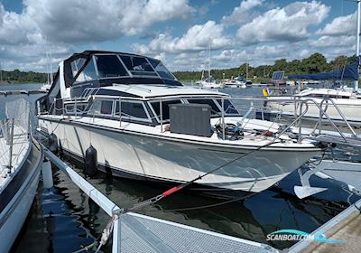 Coronet 32 Oceanfarer Wing Motorbåd 1982, med 2 st Volvo Penta Aqad 41A motor, Sverige