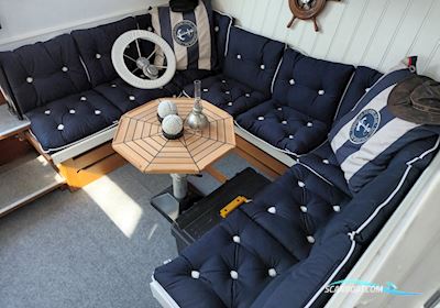Coronet 32 Oceanfarer Wing Motorbåd 1982, med 2 st Volvo Penta Aqad 41A motor, Sverige