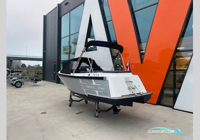 Corsiva 500 Tender Occasion Motorbåd 2022, med Suzuki motor, Holland