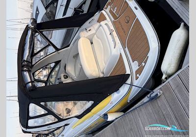 Crownline 275 Ccr Motorbåd 2005, med Mercruiser 6.2L motor, England