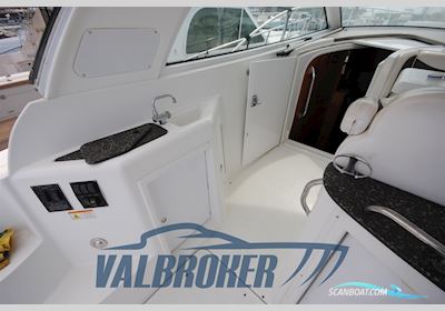 Cruisers Yachts 390 SC Motorbåd 2008, med Volvo Penta D6 370 Ips 500 motor, Italien