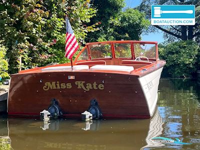 Cruisers inc. Barnegat Motorbåd 1967, med Mercruiser motor, Holland