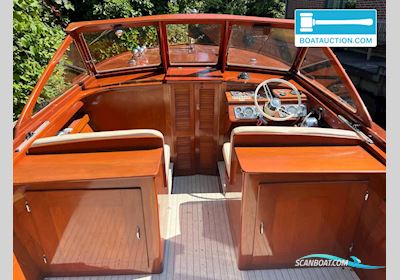Cruisers inc. Barnegat Motorbåd 1967, med Mercruiser motor, Holland