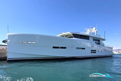 Delta Powerboats 88 Carbon Motorbåd 2020, med Volvo Penta motor, Italien