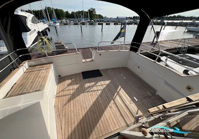 Euro Yacht 370 (Nord West 1100) Motorbåd 1989, med Dubbla Volvo Penta Tamd 61 C motor, Sverige